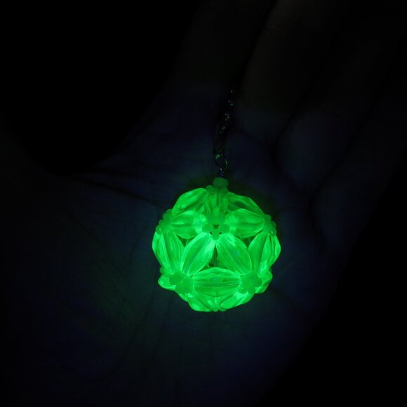 Uranium glass beaded bead pendant - Picture 9 of 11